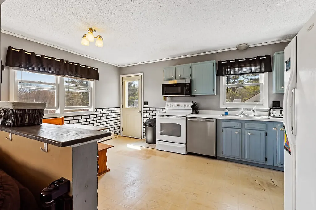 11 Kingman Street Fairfield ME 04937