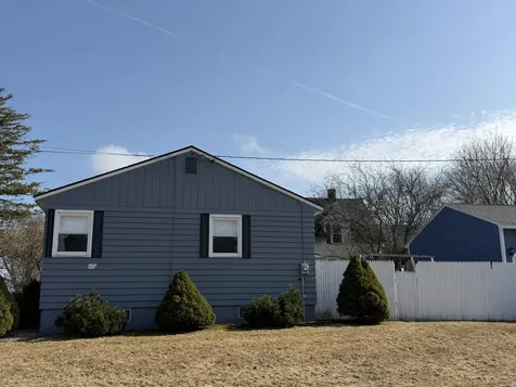 26 Broadway Machias ME 04654