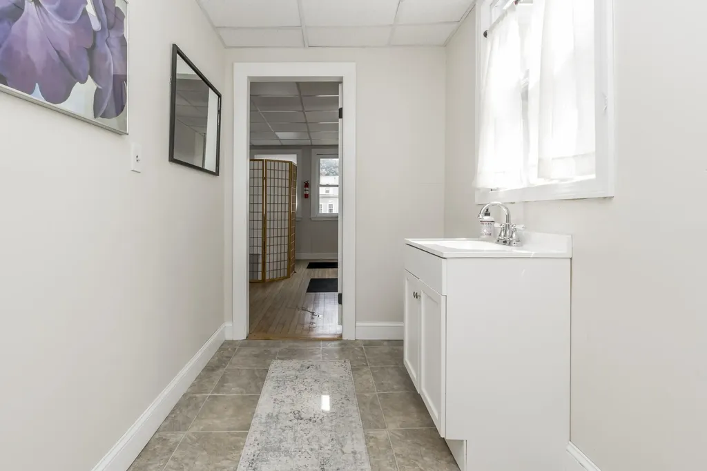 918 Broadway South Portland ME 04106