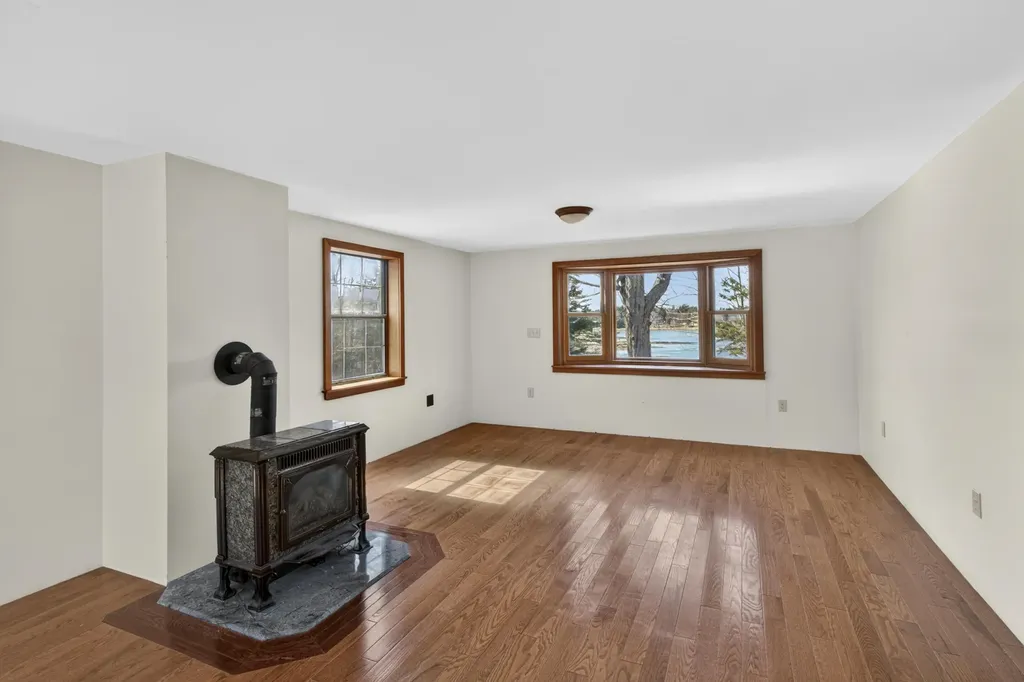 519 Island Avenue Saint George ME 04859