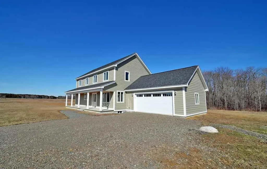 15 Lilac Lane Houlton ME 04730
