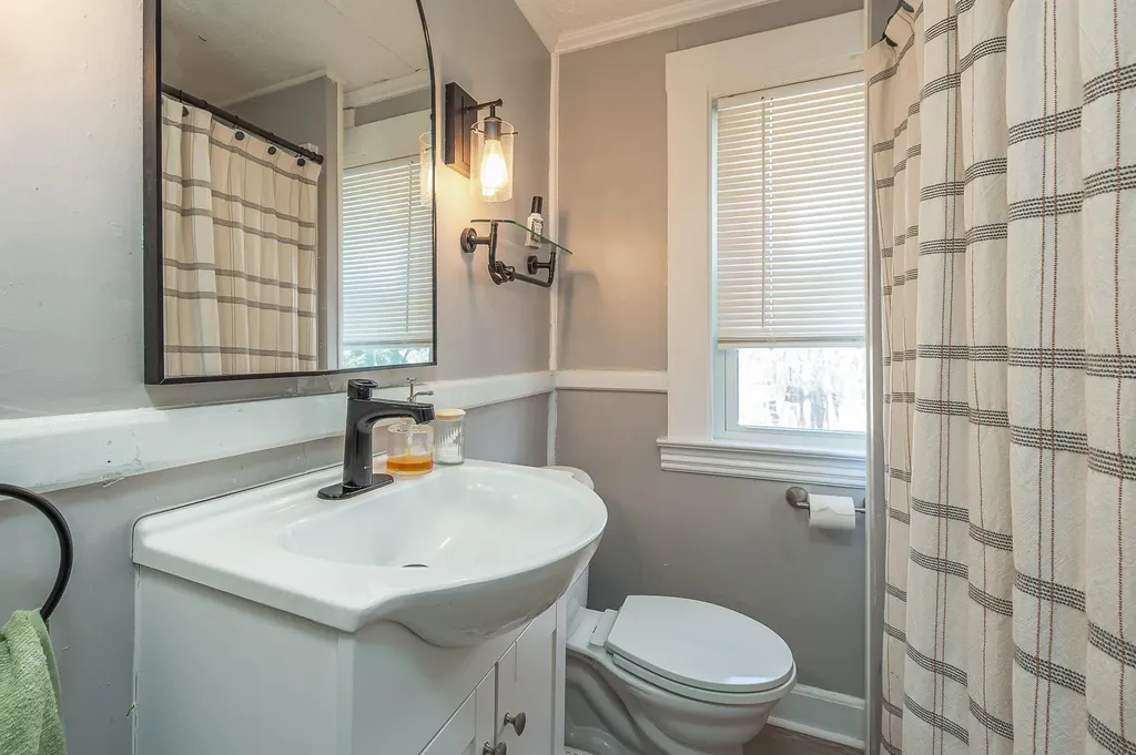 117 Lake Street Auburn ME 04210