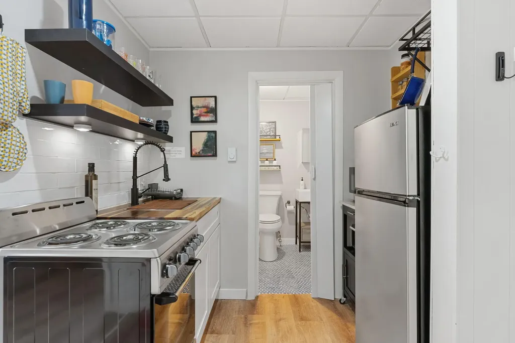 9 E Grand Avenue Scarborough ME 04074