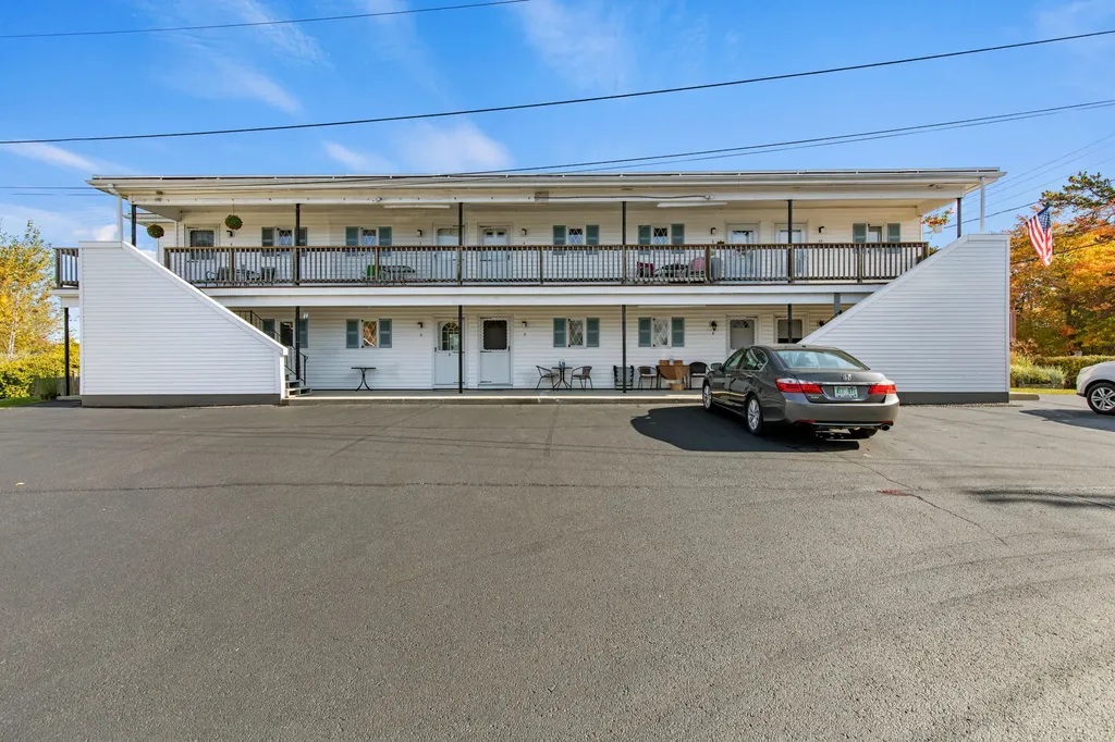 9 E Grand Avenue Scarborough ME 04074