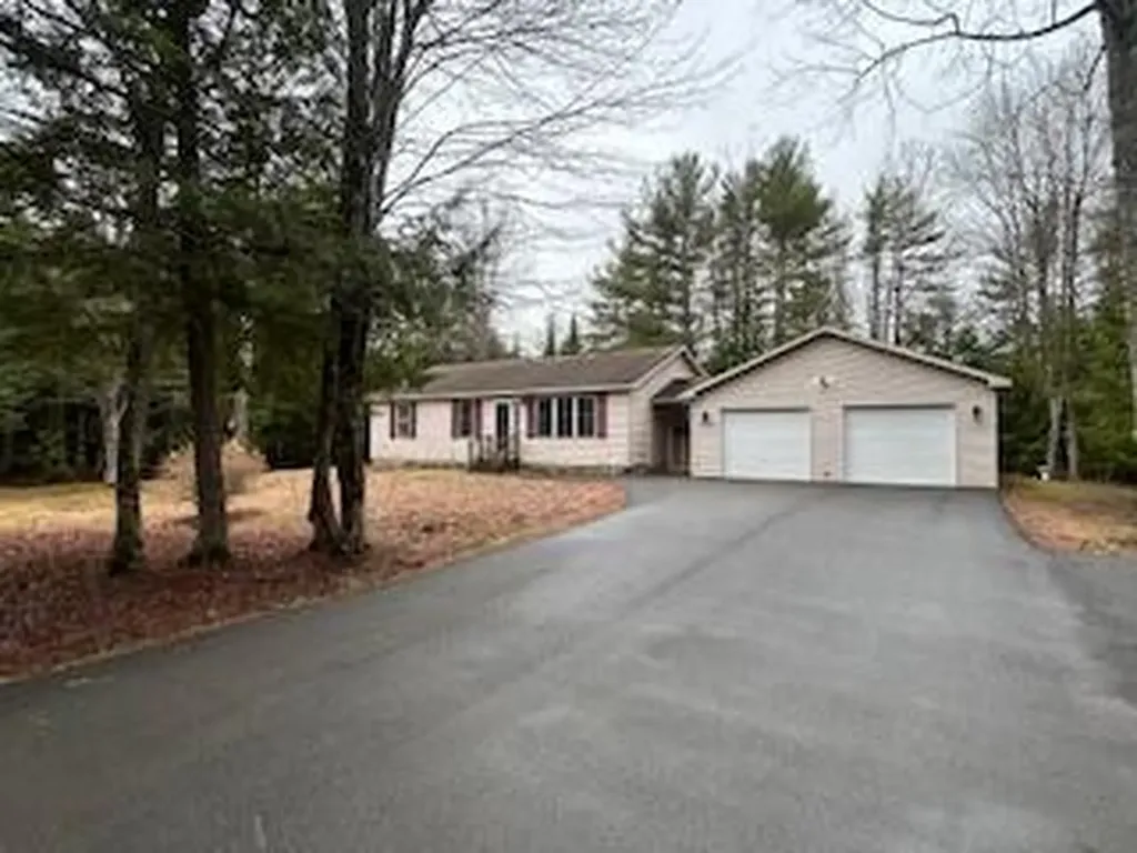 135 Ten Road Bradley ME 04411