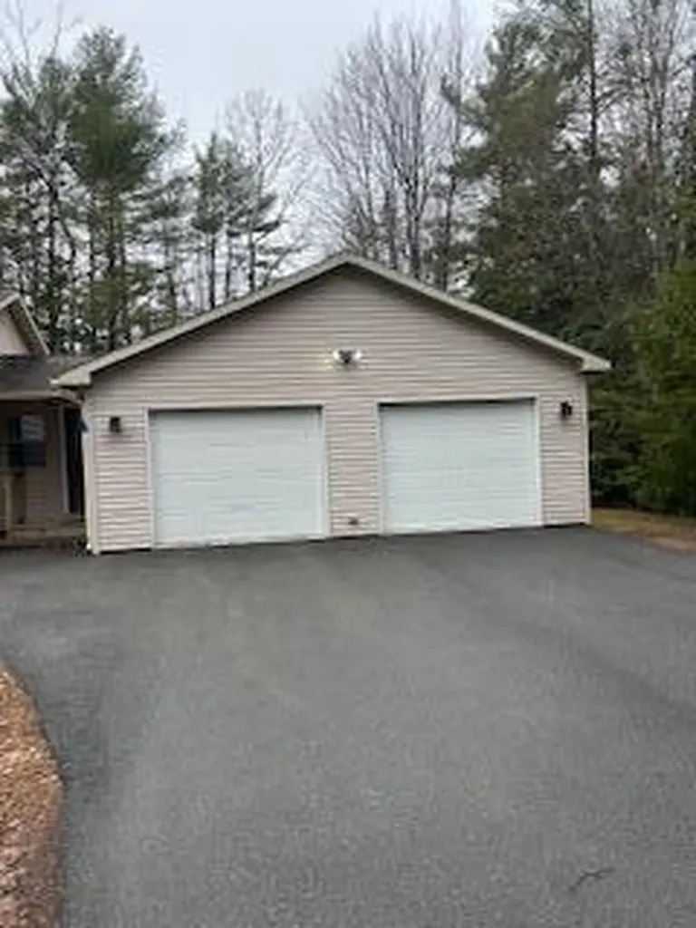 135 Ten Road Bradley ME 04411