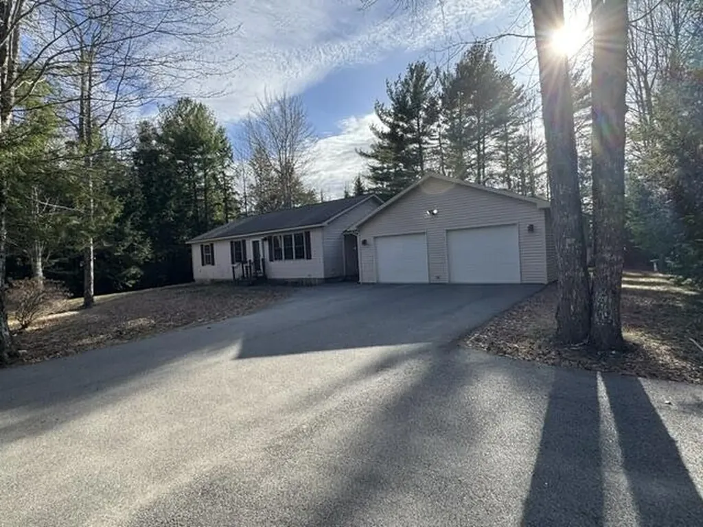 135 Ten Road Bradley ME 04411