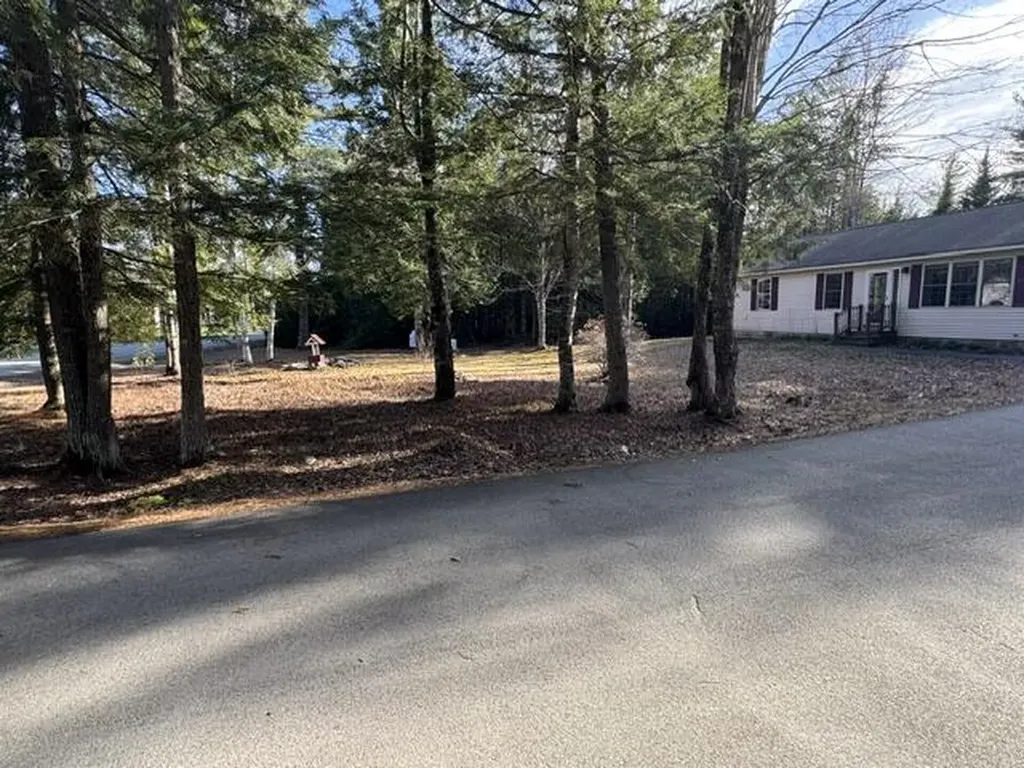 135 Ten Road Bradley ME 04411