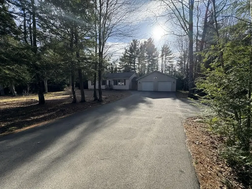 135 Ten Road Bradley ME 04411