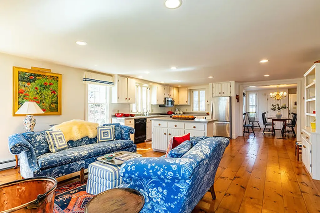 8 Chestnut Hill Camden ME 04843