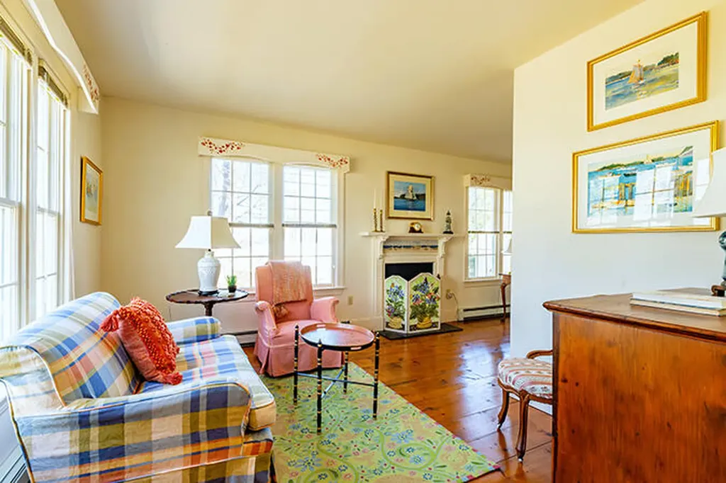 8 Chestnut Hill Camden ME 04843