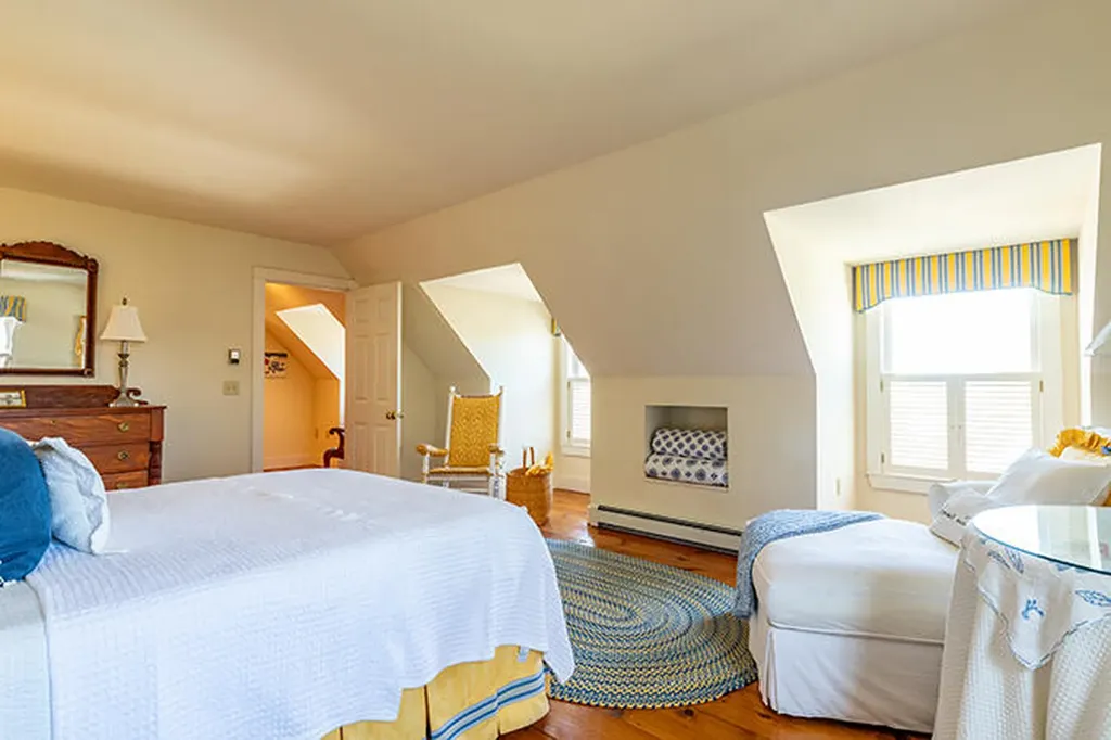 8 Chestnut Hill Camden ME 04843