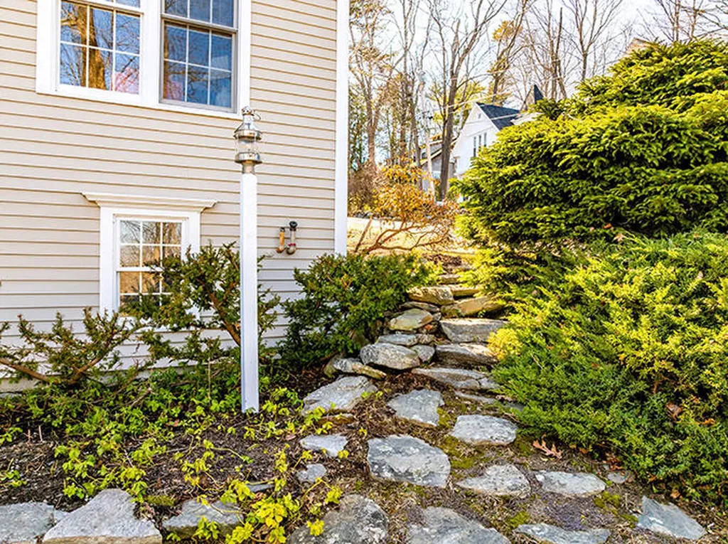 8 Chestnut Hill Camden ME 04843