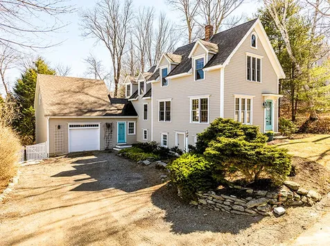 8 Chestnut Hill Camden ME 04843