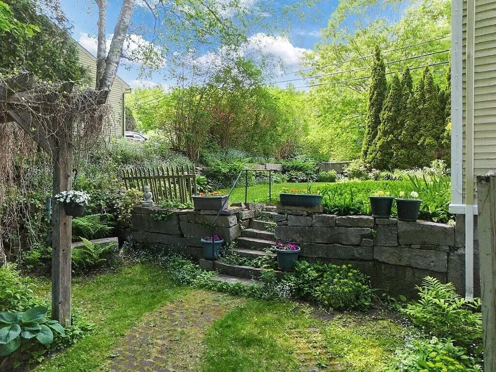 2 Warren Street Hallowell ME 04347