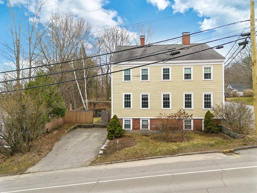 2 Warren Street Hallowell ME 04347