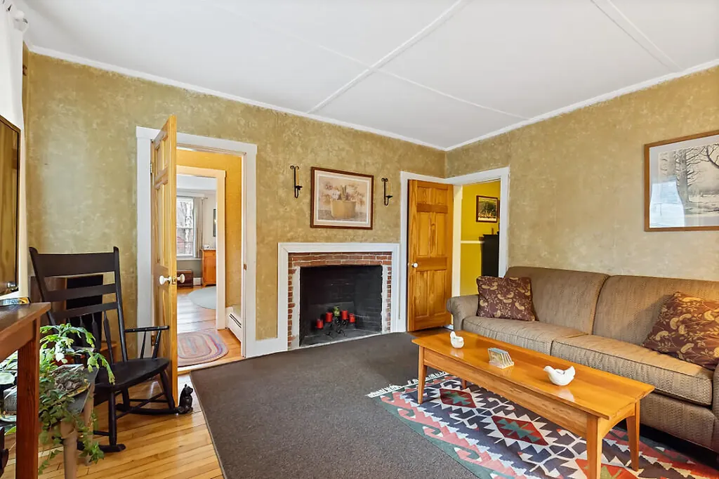 2 Warren Street Hallowell ME 04347