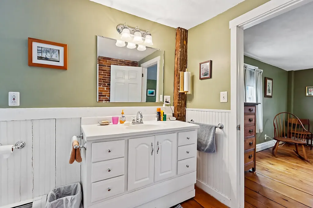 2 Warren Street Hallowell ME 04347