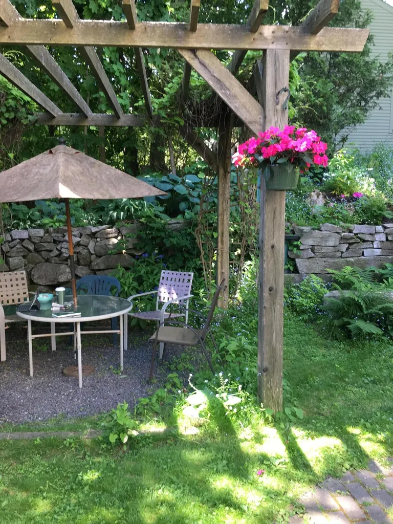 2 Warren Street Hallowell ME 04347