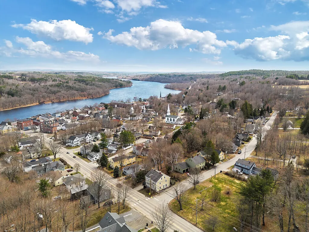 2 Warren Street Hallowell ME 04347