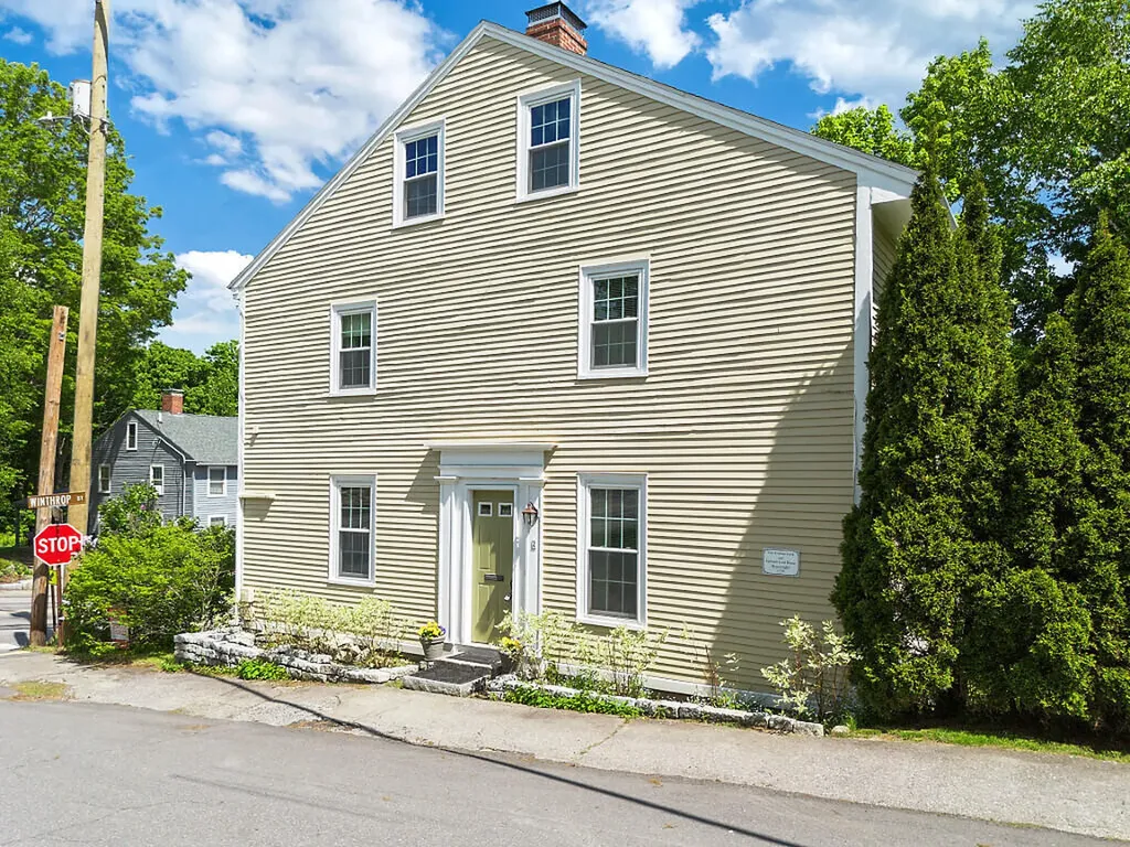 2 Warren Street Hallowell ME 04347