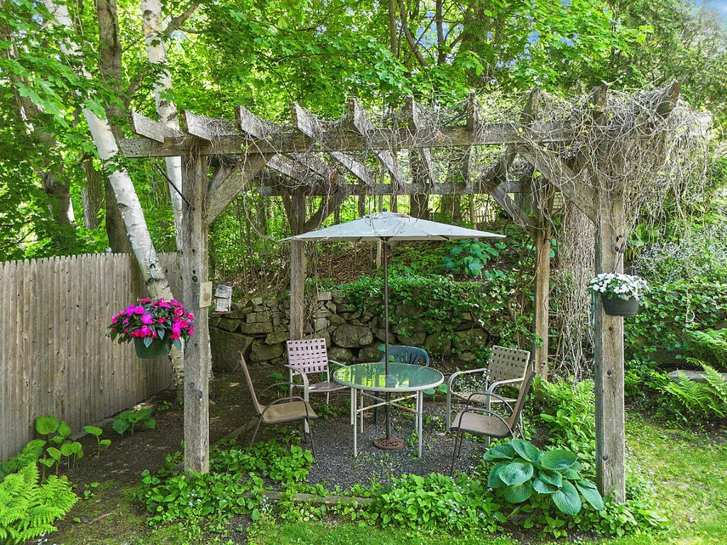 2 Warren Street Hallowell ME 04347