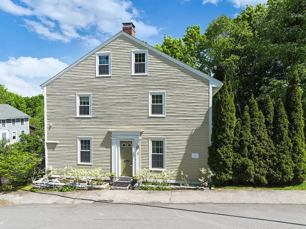 2 Warren Street Hallowell ME 04347