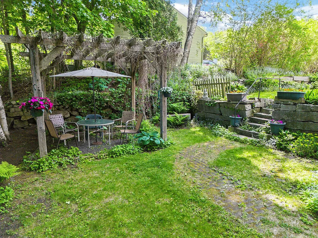 2 Warren Street Hallowell ME 04347