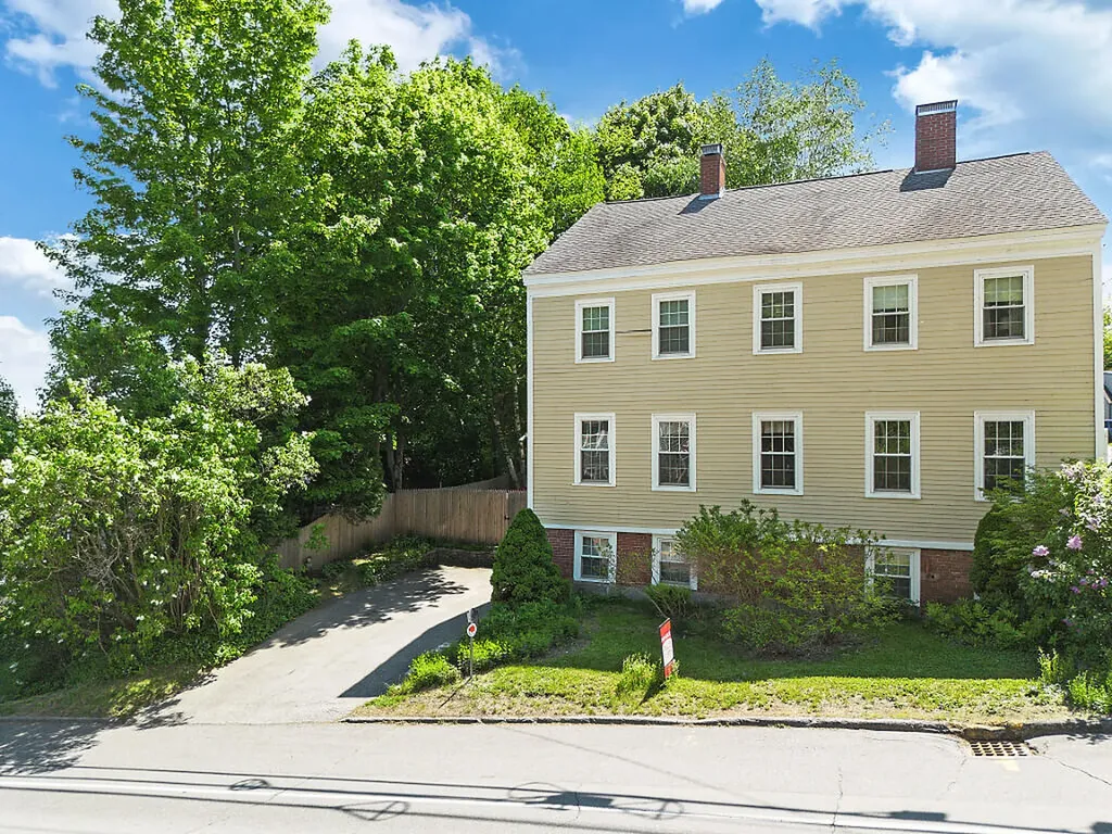 2 Warren Street Hallowell ME 04347