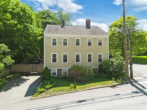 2 Warren Street Hallowell ME 04347