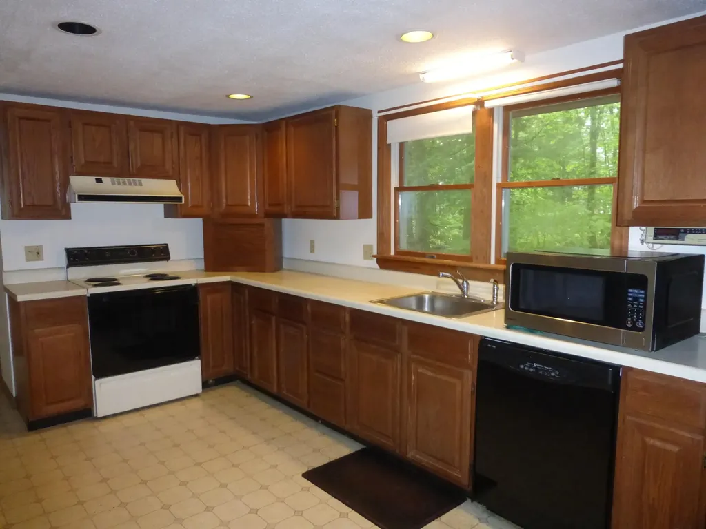 141 Lakewood Road Casco ME 04015