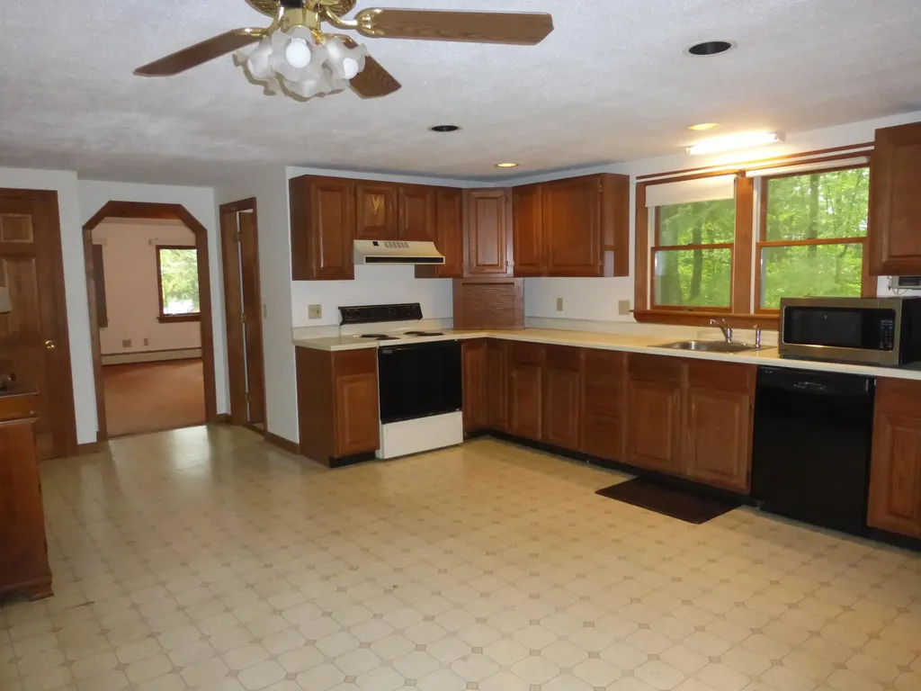 141 Lakewood Road Casco ME 04015