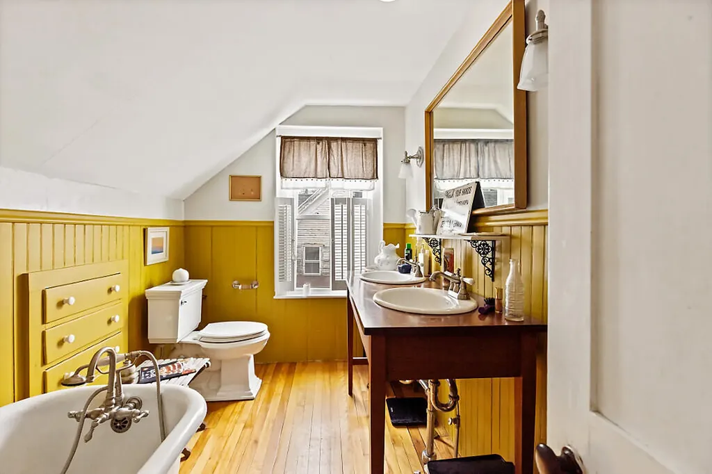 131 Brunswick Avenue Gardiner ME 04345