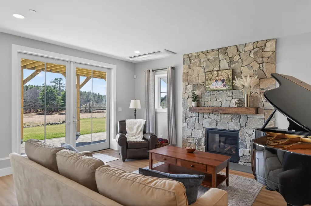 78 Owl's Nest Road Portland ME 04102