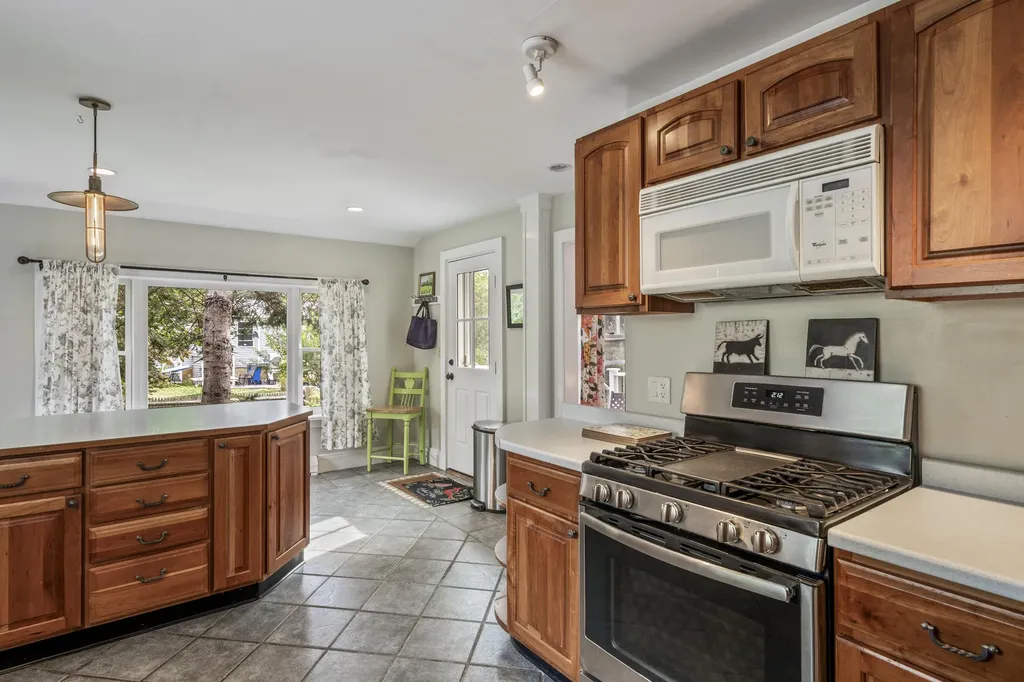 31 Elizabeth Street Portland ME 04108