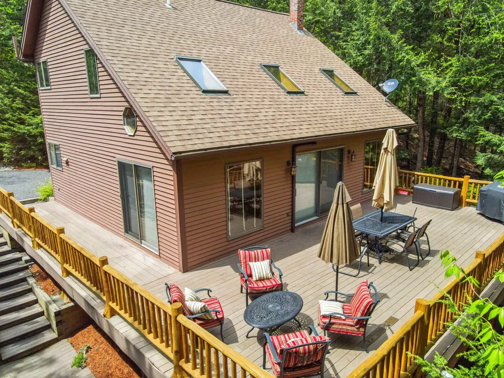 208 Main Road Chesterville ME 04938