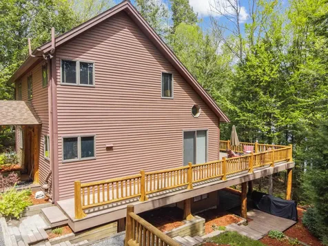 208 Main Road Chesterville ME 04938