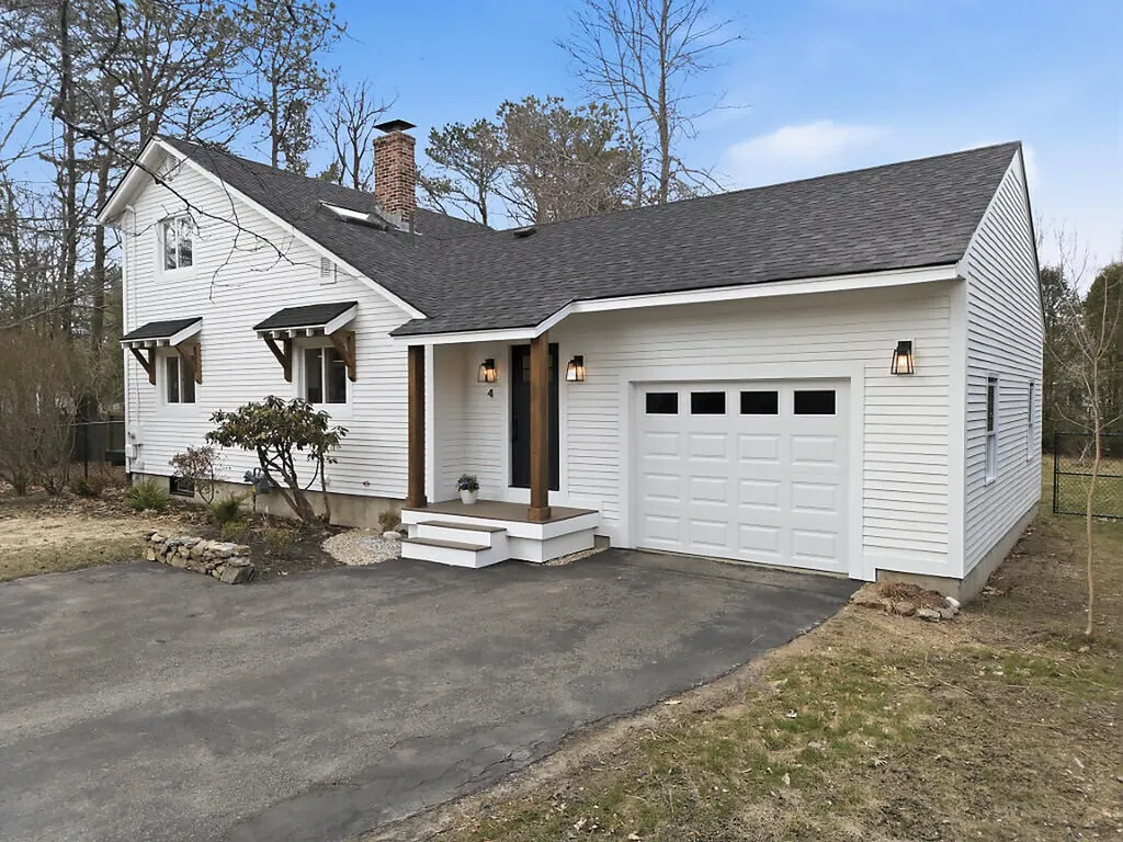 4 Lori Drive Brunswick ME 04011