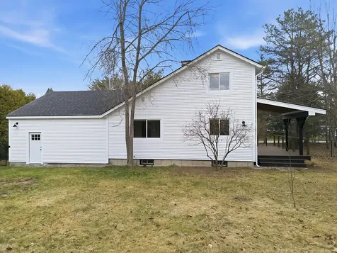 4 Lori Drive Brunswick ME 04011