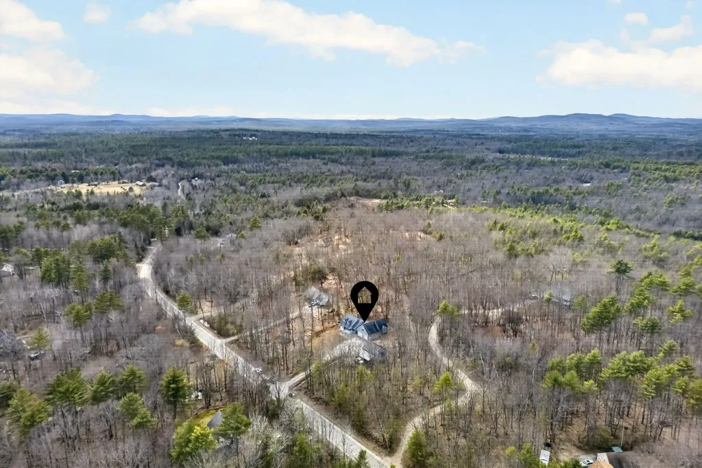 19 Deer Hill N Standish ME 04084