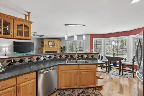 19 Deer Hill N Standish ME 04084