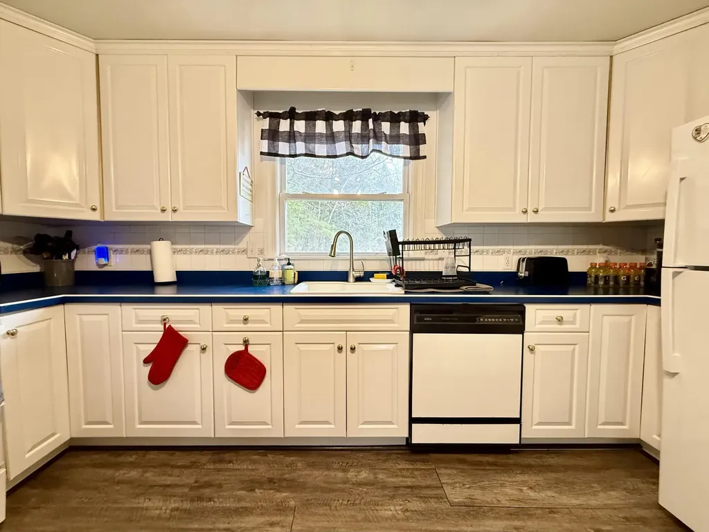 687 Main Street Sanford ME 04073