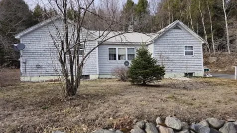 22 Horseshoe Road Medway ME 04460
