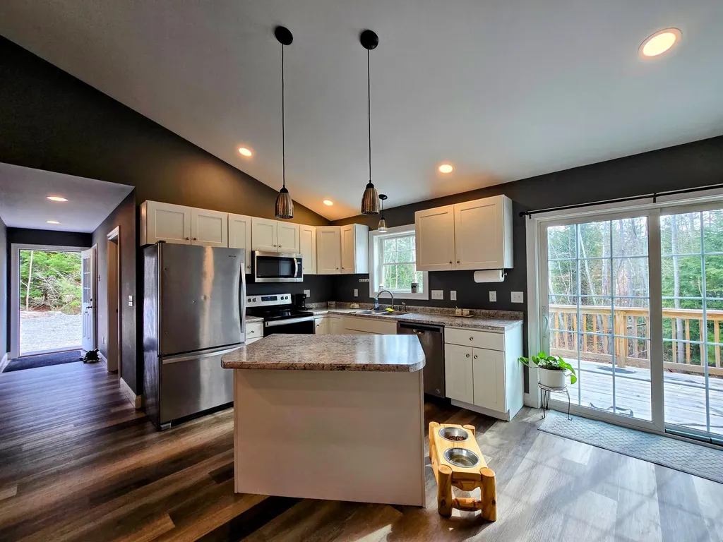 976 Park Street Paris ME 04281