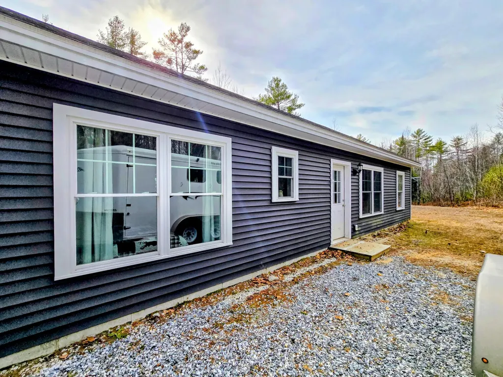 976 Park Street Paris ME 04281