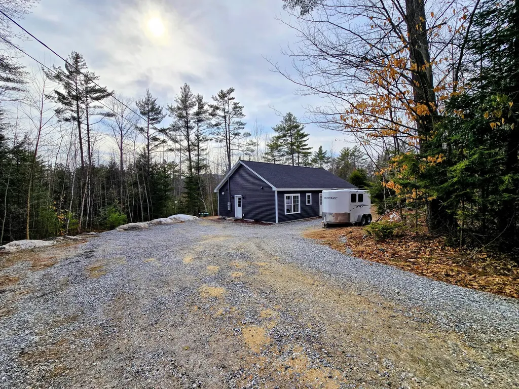 976 Park Street Paris ME 04281