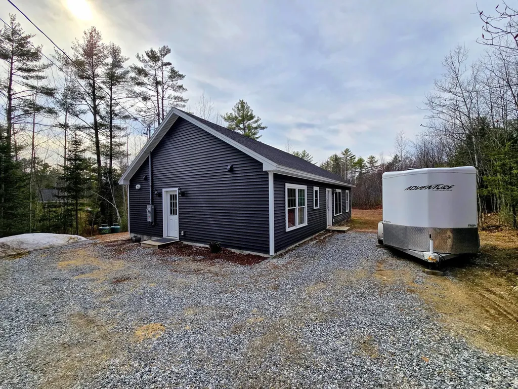 976 Park Street Paris ME 04281