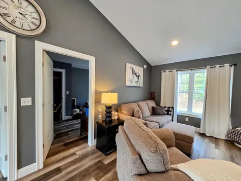 976 Park Street Paris ME 04281