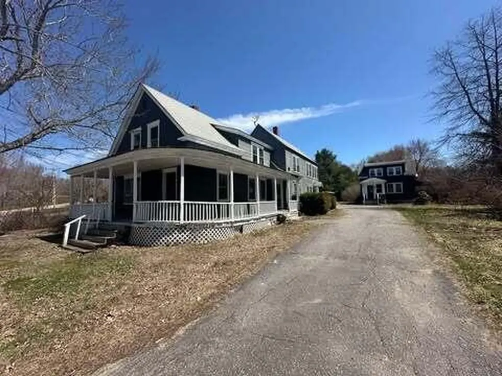 121-123 Oak Hill Road Auburn ME 04210