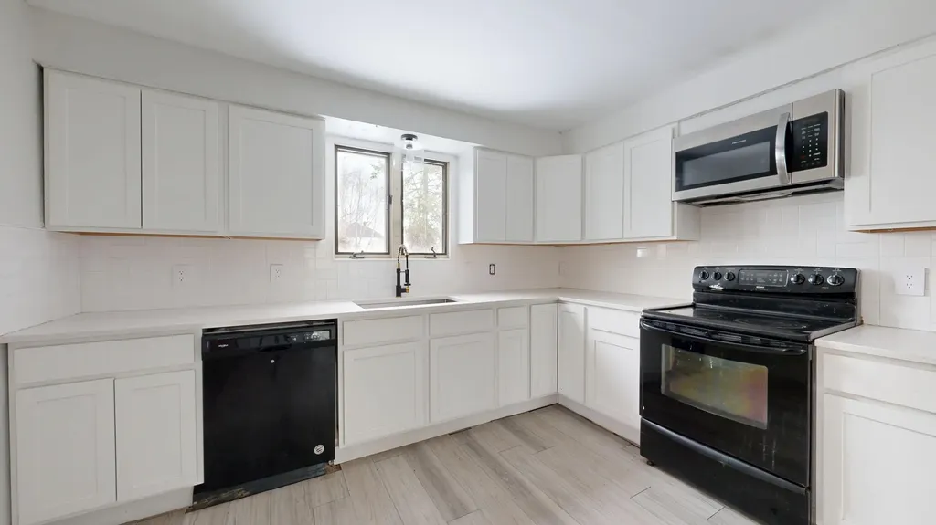 121-123 Oak Hill Road Auburn ME 04210